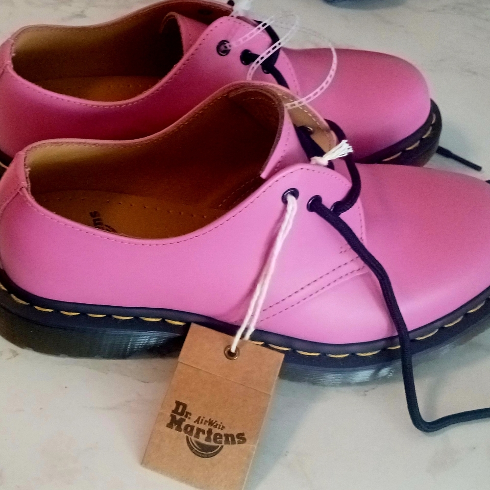 NEW Dr. Marten's Pink Boots Womens Size 7/Mens Size 6 Unisex (US6M/7L)